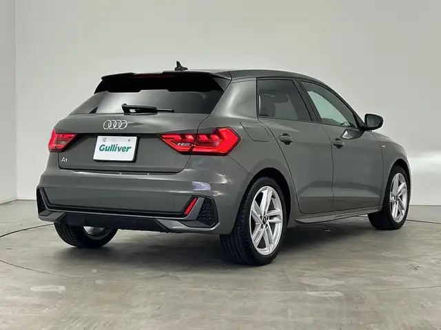 アウディ アウディ Ａ１ SB 25TFSI 三重県 2023(令5)年 1万km 緑Ⅱ /禁煙車//純正ナビ//バックカメラ//シートヒーター//クルコン//BSM//オートハイビーム//パドルシフト//前後ドラレコ//ETC