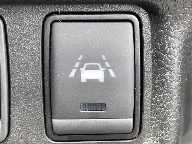 日産 ノート メダリスト X 福岡県 2017(平29)年 5.1万km ブリリアントホワイトパール エマージェンシーブレーキ/純正ナビ（ＭＪ１１６Ｄ－Ｗ）/フルセグTV/CD/SD/BT/AM/FM/アラウンドビューモニター/スマートルームミラー/車線逸脱防止支援システム/コーナーセンサー/ステアリングリモコン/アイドリングストップ/スマートキー/プッシュスタート/電格ミラー