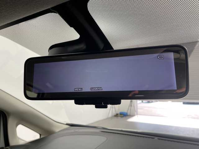 日産 ノート メダリスト X 三重県 2017(平29)年 5.1万km ブリリアントホワイトパール /禁煙車//純正ナビ//アラウンドビューモニター//インテリジェントスマートルームミラー//エマージェンシーブレーキ//衝突軽減ブレーキ//レーンキープアシスト//前後コーナーセンサー//ハーフレザーシート//ステアリングスイッチ