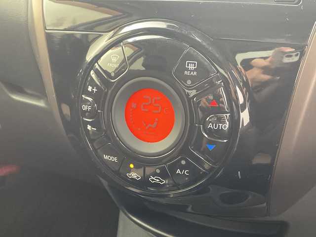 日産 ノート メダリスト X 三重県 2017(平29)年 5.1万km ブリリアントホワイトパール /禁煙車//純正ナビ//アラウンドビューモニター//インテリジェントスマートルームミラー//エマージェンシーブレーキ//衝突軽減ブレーキ//レーンキープアシスト//前後コーナーセンサー//ハーフレザーシート//ステアリングスイッチ