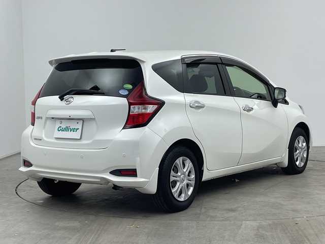 日産 ノート メダリスト X 三重県 2017(平29)年 5.1万km ブリリアントホワイトパール /禁煙車//純正ナビ//アラウンドビューモニター//インテリジェントスマートルームミラー//エマージェンシーブレーキ//衝突軽減ブレーキ//レーンキープアシスト//前後コーナーセンサー//ハーフレザーシート//ステアリングスイッチ