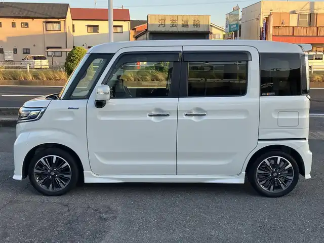 スズキ スペーシア カスタム HYBRID XS 三重県 2020(令2)年 3.3万km ピュアホワイトP ワンオーナー/スズキセーフティサポート/ ・デュアルセンサーブレーキサポート/ ・誤発進抑制機能/ ・車線逸脱警報/ ・ふらつき警報/ ・先行車発進お知らせ機能/ ・ハイビームアシスト/♪純正SDナビ/・フルセグ・Bluetooth/・CD/DVD再生・SD録音/・USB/♪全方位モニター/♪バックカメラ/♪ヘッドアップディスプレイ/♪両側パワースライドドア/♪LEDヘッドライト/♪LEDフォグ/♪ハーフレザーシート/♪D席シートヒーター/♪オートリトラクタブルミラー/♪スマートキー×2/♪プッシュスタート/♪ビルトインETC/♪純正15インチAW/♪純正エアロ/♪ウィンカーミラー/♪アイドリングストップ/♪革巻きステアリング/♪ステアリングスイッチ/♪フロアマット/♪ドアバイザー/♪プライバシーガラス