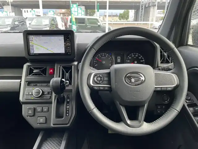 ダイハツ タフト G ダーククロムベンチャー 石川県 2023(令5)年 1.9万km フォレストカーキメタリック 社外メモリーナビ/CD/DVD/フルセグTV/パノラマモニター/LEDヘッドライト/パノラマルーフ/純正アルミホイール/スマートアシスト/シートヒーター/スマートキー/プッシュスタート/電動ミラー/保証書