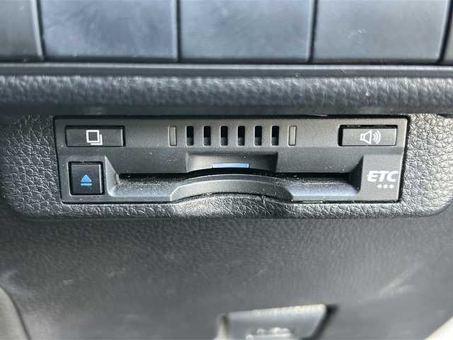 トヨタ カローラツーリング ハイブリッド ダブルバイビー 福島県 2020(令2)年 6.8万km ブラックマイカ 純正ナビ/バックカメラ/ビルトインETC/前後コーナーセンサー/前方ドライブレコーダー/LEDヘッドライト/オートハイビーム/USB給電ポート/オートハイビーム/革巻きステアリング/電子パーキング/レーダークルーズコントロール/電動格納ミラー/禁煙車