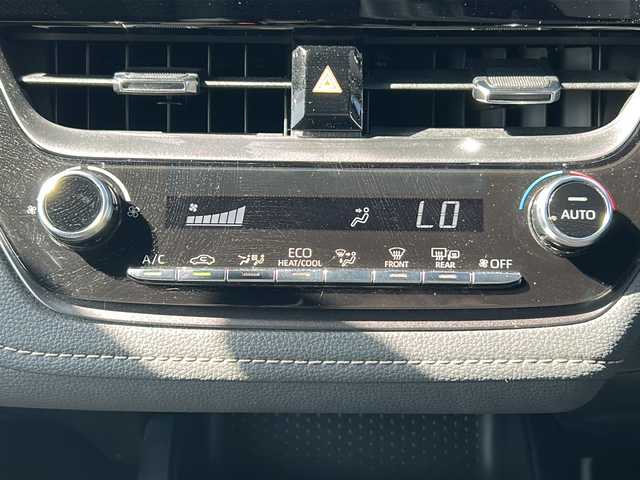 トヨタ カローラツーリング ハイブリッド ダブルバイビー 福島県 2020(令2)年 6.8万km ブラックマイカ 純正ナビ/バックカメラ/ビルトインETC/前後コーナーセンサー/前方ドライブレコーダー/LEDヘッドライト/オートハイビーム/USB給電ポート/オートハイビーム/革巻きステアリング/電子パーキング/レーダークルーズコントロール/電動格納ミラー/禁煙車