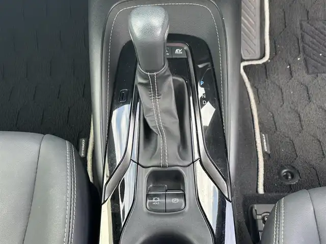 トヨタ カローラツーリング ハイブリッド ダブルバイビー 滋賀県 2023(令5)年 4.6万km プラチナホワイトパールマイカ 純正10.5インチナビ/(フルセグ/Bluetooth/carplay)/バックカメラ/ハーフレザーシート/シートヒーター/ステアリングヒーター/ETC2.0/追従クルーズコントロール/BSM/LEDヘッドライト/オートライト/スマートキー/プッシュスタート