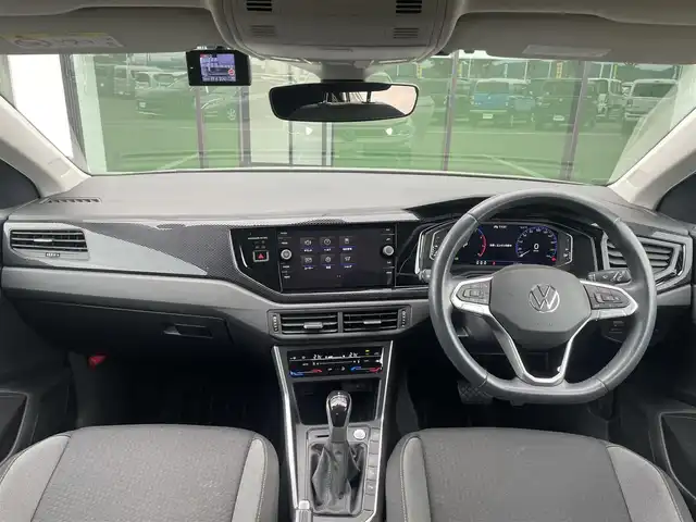 フォルクスワーゲン ＶＷ ポロ TSI アクティブ 和歌山県 2023(令5)年 1.8万km クリーム 純正ディスプレイオーディオ/バックカメラ/Apple Car Play/AndroidAuto/衝突軽減ブレーキ/レーダークルコン/オートライト/前後コーナーセンサー/前後ドラレコ/ETC２．０/置くだけ充電器/ステリモ/パドルシフト/LEDヘッドライト