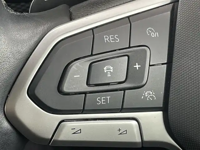 フォルクスワーゲン ＶＷ ポロ TSI アクティブ 和歌山県 2023(令5)年 1.8万km クリーム 純正ディスプレイオーディオ/バックカメラ/Apple Car Play/AndroidAuto/衝突軽減ブレーキ/レーダークルコン/オートライト/前後コーナーセンサー/前後ドラレコ/ETC２．０/置くだけ充電器/ステリモ/パドルシフト/LEDヘッドライト