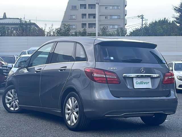メルセデス・ベンツ Ｂ１８０ 東京都 2015(平27)年 4.3万km マウンテングレー ワンオーナー/純正ナビ/（フルセグ/BT/CD/DVD/FM/AM）/バックカメラ　ETC/ドライブレコーダー/ディストロニックプラス/レーンキーピングアシスト/ブラインドスポットアシスト/コーナーセンサー/シートヒーター（D/N）/パドルシフト/スマートキー×２/純正16インチアルミ