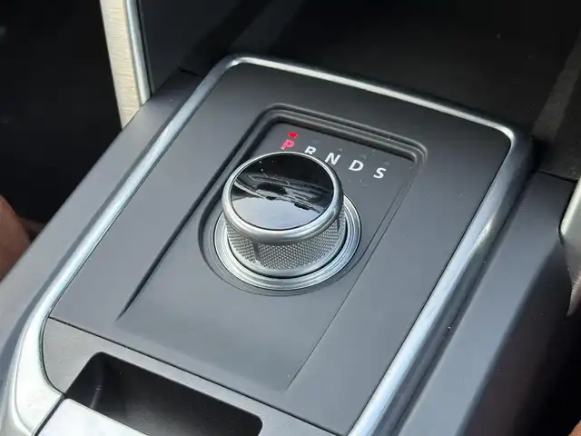 ランドローバー ランドローバー ディスカバリーS　HSEラグジュアリ 静岡県 2015(平27)年 3.5万km 白 ガラスルーフ/茶革シート/電動リアゲート/メルディアン/純正ナビ/フルセグテレビ/バックカメラ/クルーズコントロール/パワーシート/シートヒーター /シートエアコン/スマートキー/ETC/純正フロアマット/純正19インチアルミホイール