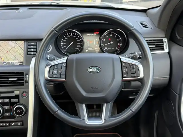 ランドローバー ランドローバー ディスカバリーS　HSEラグジュアリ 静岡県 2015(平27)年 3.5万km 白 ガラスルーフ/茶革シート/電動リアゲート/メルディアン/純正ナビ/フルセグテレビ/バックカメラ/クルーズコントロール/パワーシート/シートヒーター /シートエアコン/スマートキー/ETC/純正フロアマット/純正19インチアルミホイール