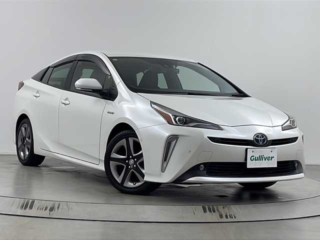 トヨタ プリウス A ツーリングセレクション 埼玉県 2019(令1)年 5.2万km ホワイトパールクリスタルシャイン 純正ナビ　/バックカメラ　/ドライブレコーダー　/ビルトインＥＴＣ２．０　/ＢＳＭ　/自動駐車システム　/シートヒーター　/パワーシート　/衝突軽減システム/アダプティブクルーズコントロール/レーンキープアシスト　/オートマティックハイビーム/ヘッドアップディスプレイ/純正17インチアルミホイール/純正フロアマット/純正ドアバイザー/フロントフォグランプ/LEDヘッドライト/HDMI/プッシュスタート/スマートキー