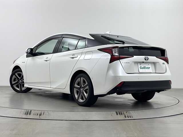 トヨタ プリウス A ツーリングセレクション 埼玉県 2019(令1)年 5.2万km ホワイトパールクリスタルシャイン 純正ナビ　/バックカメラ　/ドライブレコーダー　/ビルトインＥＴＣ２．０　/ＢＳＭ　/自動駐車システム　/シートヒーター　/パワーシート　/衝突軽減システム/アダプティブクルーズコントロール/レーンキープアシスト　/オートマティックハイビーム/ヘッドアップディスプレイ/純正17インチアルミホイール/純正フロアマット/純正ドアバイザー/フロントフォグランプ/LEDヘッドライト/HDMI/プッシュスタート/スマートキー