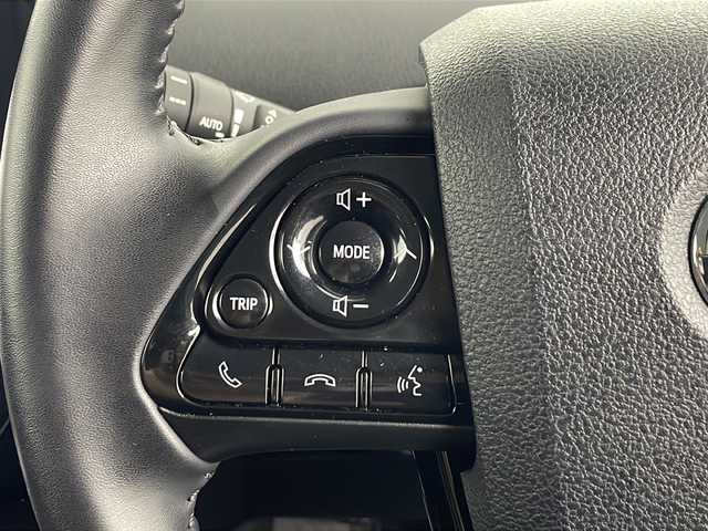 トヨタ プリウス A ツーリングセレクション 埼玉県 2019(令1)年 5.2万km ホワイトパールクリスタルシャイン 純正ナビ　/バックカメラ　/ドライブレコーダー　/ビルトインＥＴＣ２．０　/ＢＳＭ　/自動駐車システム　/シートヒーター　/パワーシート　/衝突軽減システム/アダプティブクルーズコントロール/レーンキープアシスト　/オートマティックハイビーム/ヘッドアップディスプレイ/純正17インチアルミホイール/純正フロアマット/純正ドアバイザー/フロントフォグランプ/LEDヘッドライト/HDMI/プッシュスタート/スマートキー