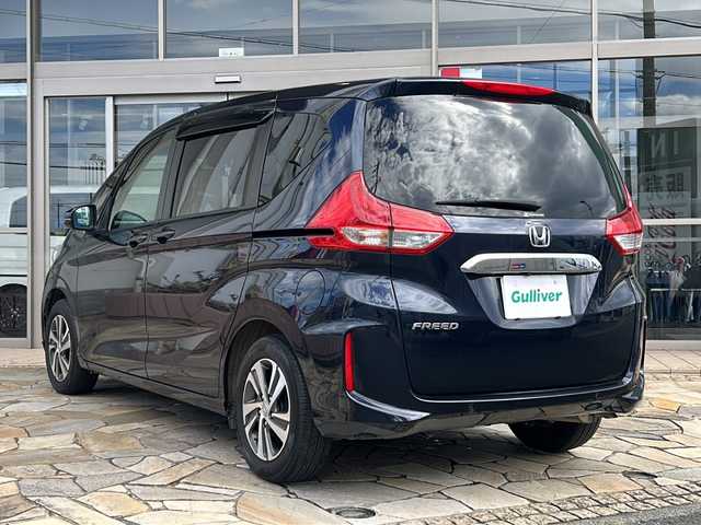 ホンダ フリード G ホンダセンシング 静岡県 2022(令4)年 3.2万km ミッドナイトブルービームM 純正ナビ/DVD/CD/FM/AM/フルセグ/SD/HDMI/Bluetooth/USB/ipod/主要装備/・純正ナビ/・両側パワースライドドア　/・クルーズコントロール　/・シートヒーター　/・バックカメラ　/・ステアリングリモコン　/・ＬＥＤヘッドライト　/・ＥＴＣ　/・プッシュスタート　/・ハーフレザーシート　/・純正アルミホイール