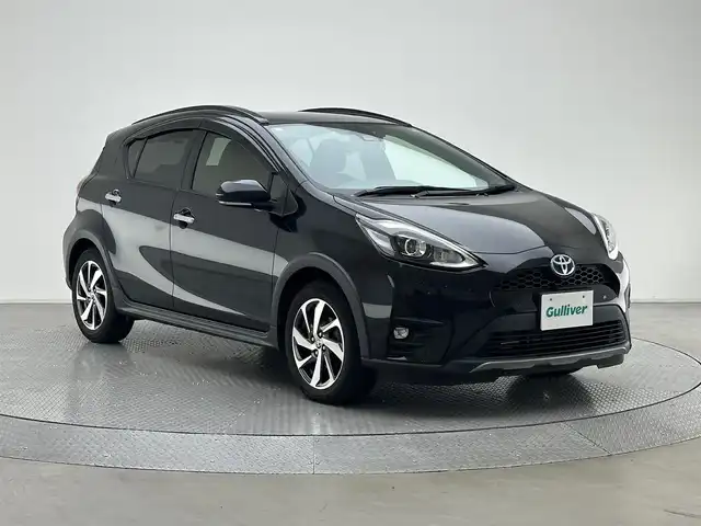 トヨタ アクア クロスオーバー グラム 兵庫県 2020(令2)年 5.2万km ブラックマイカ 社外9インチナビ　（AVIC-CQ910）/（CD、DVD、BT、フルセグ、FM/AM）/社外ドライブレコーダー（前後）/バックカメラ/コーナーセンサー（前後）/レーンキープアシスト/PCS/ETC/電動格納ミラー/ウィンカーミラー/ルーフレール/ハーフレザーシート/プッシュスタート/スマートキー/オートライト/オートハイビーム/LEDヘッドライト/LEDフォグランプ/純正フロアマット/ドアバイザー/純正16インチAW