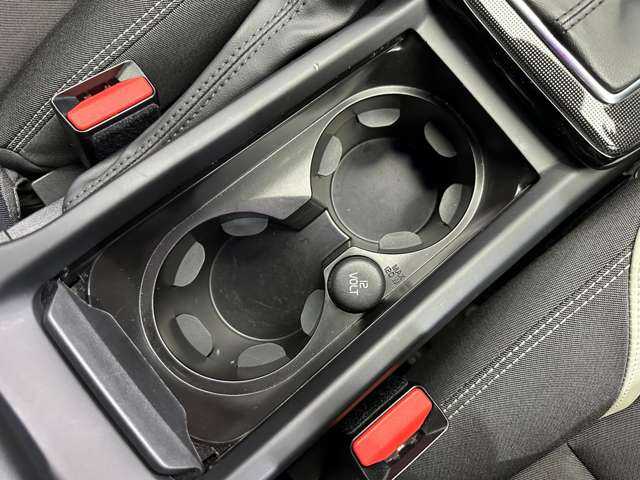 ボルボ Ｖ４０ クロスカントリー D4 ダイナミックED 千葉県 2019(令1)年 4万km 黒 ＡＣＣ　/ＢＬＩＳ　/純正ナビ　/バックカメラ　/メモリーパワーシート　/ドライブレコーダー　/ＬＥＤヘッドライト　/オートライト　/純正１８インチＡＷ　/レーンキープアシスト　/リアＰＤＣ　/衝突軽減Ｂ　/ＥＴＣ