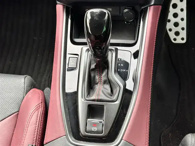 スバル レヴォーグ 1．8STIスポーツ EX 宮城県 2021(令3)年 3.4万km WRブルーパール アイサイトXテクノロジー/・渋滞時ハンズオフ/・渋滞時発進アシスト/・アクティブレーンチェンジアシスト/・ドライバー異常時対応/・カーブ前抑制機能/・料金所前速度制限/アイサイトコアテクノロジー/・プリクラッシュブレーキ/・AT誤発進抑制機能/・追従機能付きクルーズコントロール/・ツーリングアシスト/・車線逸脱抑制/アイサイトセイフティプラス/・運転支援テクノロジー/・視界拡張テクノロジー/4WD/STI12.3インチフル液晶メーター/純正11.6インチディスプレイナビ/・Bluetooth/・Apple CarPlay/Android Auto/・地デジTV/フロント/サイド/バックカメラ/サイドシルスポイラー/リアスポイラー/STIロゴ入り大型マフラーカッター/STIブラックツートンレザーシート/全席シートヒーター/左右独立温度調整フルオートエアコン/ハンズフリーバックドア/ステアリング連動フルLEDヘッドランプ/コムテック前後ドライブレコーダー/STIロゴ入ステアリング/STIロゴ入り高触感革巻きステアリング/STIロゴ入りフロアマット/保証書