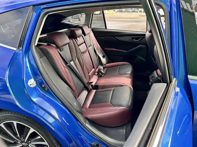 スバル レヴォーグ 1．8STIスポーツ EX 宮城県 2021(令3)年 3.4万km WRブルーパール アイサイトXテクノロジー/・渋滞時ハンズオフ/・渋滞時発進アシスト/・アクティブレーンチェンジアシスト/・ドライバー異常時対応/・カーブ前抑制機能/・料金所前速度制限/アイサイトコアテクノロジー/・プリクラッシュブレーキ/・AT誤発進抑制機能/・追従機能付きクルーズコントロール/・ツーリングアシスト/・車線逸脱抑制/アイサイトセイフティプラス/・運転支援テクノロジー/・視界拡張テクノロジー/4WD/STI12.3インチフル液晶メーター/純正11.6インチディスプレイナビ/・Bluetooth/・Apple CarPlay/Android Auto/・地デジTV/フロント/サイド/バックカメラ/サイドシルスポイラー/リアスポイラー/STIロゴ入り大型マフラーカッター/STIブラックツートンレザーシート/全席シートヒーター/左右独立温度調整フルオートエアコン/ハンズフリーバックドア/ステアリング連動フルLEDヘッドランプ/コムテック前後ドライブレコーダー/STIロゴ入ステアリング/STIロゴ入り高触感革巻きステアリング/STIロゴ入りフロアマット/保証書