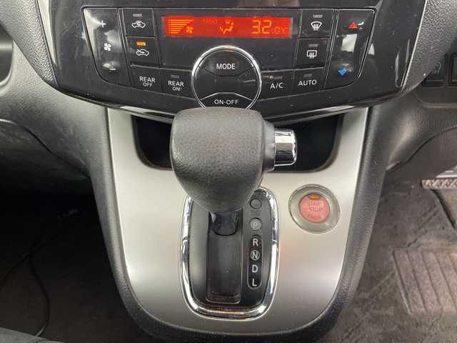 日産 セレナ 20X 道央・札幌 2012(平24)年 9.7万km ホワイト ・４WD/・社外ナビ/・CD/SD/ワンセグ/・バックカメラ/・左パワースライドドア/・クルーズコントロール/・アイドリングストップ/・オートライト/・プッシュスタート/スマートキー/・ETC