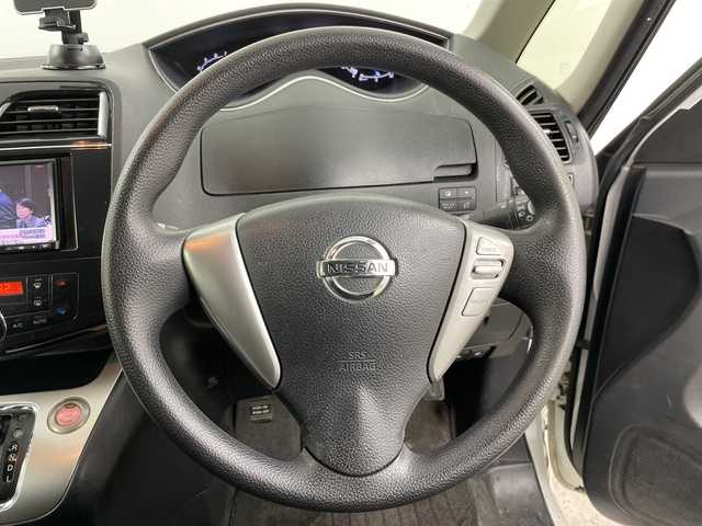 日産 セレナ 20X 道央・札幌 2012(平24)年 9.7万km ホワイト ・４WD/・社外ナビ/・CD/SD/ワンセグ/・バックカメラ/・左パワースライドドア/・クルーズコントロール/・アイドリングストップ/・オートライト/・プッシュスタート/スマートキー/・ETC