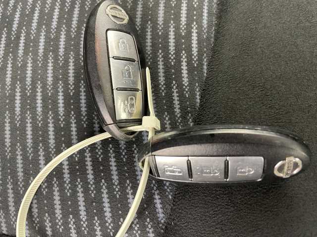 日産 セレナ 20X 道央・札幌 2012(平24)年 9.7万km ホワイト ・４WD/・社外ナビ/・CD/SD/ワンセグ/・バックカメラ/・左パワースライドドア/・クルーズコントロール/・アイドリングストップ/・オートライト/・プッシュスタート/スマートキー/・ETC