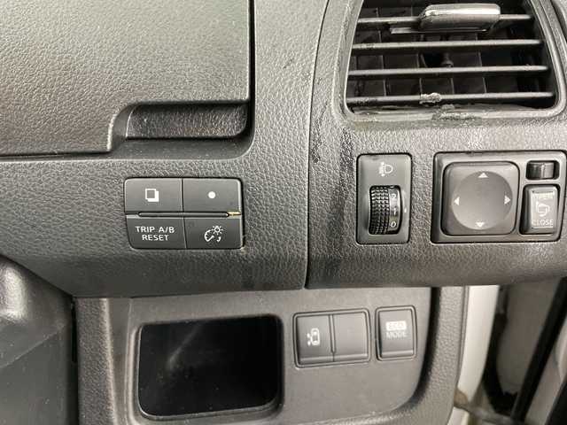 日産 セレナ 20X 道央・札幌 2012(平24)年 9.7万km ホワイト ・４WD/・社外ナビ/・CD/SD/ワンセグ/・バックカメラ/・左パワースライドドア/・クルーズコントロール/・アイドリングストップ/・オートライト/・プッシュスタート/スマートキー/・ETC