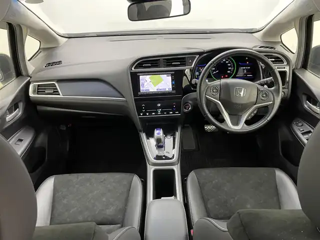 ホンダ シャトル ハイブリッド X 岡山県 2016(平28)年 2.5万km ミッドナイトブルービームM 純正ナビ/・FM/AM/Bluetooth/フルセグ/CD/DVD/バックカメラ/衝突軽減ブレーキ/クルーズコントロール/ハーフレザーシート/前後ドライブレコーダー/ビルトインETC/LEDヘッドライト/・フォグライト/パドルシフト/スマートキー2本/純正フロアマット/純正15インチアルミ