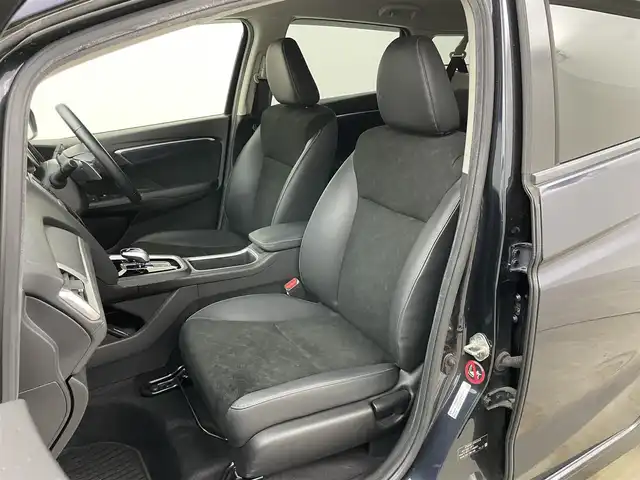 ホンダ シャトル ハイブリッド X 岡山県 2016(平28)年 2.5万km ミッドナイトブルービームM 純正ナビ/・FM/AM/Bluetooth/フルセグ/CD/DVD/バックカメラ/衝突軽減ブレーキ/クルーズコントロール/ハーフレザーシート/前後ドライブレコーダー/ビルトインETC/LEDヘッドライト/・フォグライト/パドルシフト/スマートキー2本/純正フロアマット/純正15インチアルミ