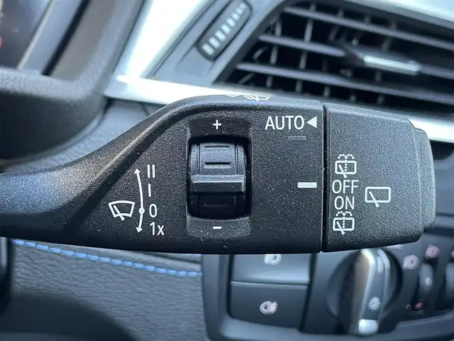 ＢＭＷ Ｘ１ xDrive 18d Mスポーツ EDジョイ+ 静岡県 2021(令3)年 2.6万km サファイアブラックP メモリー付きパワーシート/iDrive/(Bluetooth/USB/AM/FM)/バックカメラ/インテリジェントセーフティー/ヒルディセントコントロール/スポーツシート/M ライトアロイホイールダブルスポークスタイリング/電動リアゲート/LEDライト/バックカメラ/純正フロアマット/ETC2.0/保証書/取扱説明書