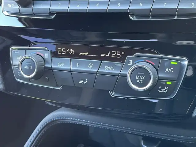 ＢＭＷ Ｘ１ xDrive 18d Mスポーツ EDジョイ+ 静岡県 2021(令3)年 2.6万km サファイアブラックP メモリー付きパワーシート/iDrive/(Bluetooth/USB/AM/FM)/バックカメラ/インテリジェントセーフティー/ヒルディセントコントロール/スポーツシート/M ライトアロイホイールダブルスポークスタイリング/電動リアゲート/LEDライト/バックカメラ/純正フロアマット/ETC2.0/保証書/取扱説明書