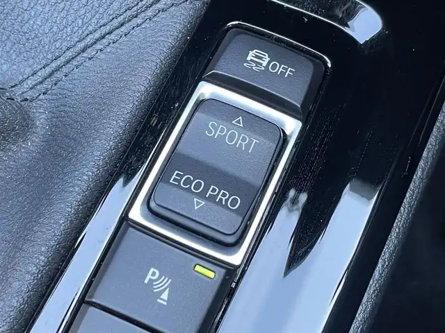 ＢＭＷ Ｘ１ xDrive 18d Mスポーツ EDジョイ+ 静岡県 2021(令3)年 2.6万km サファイアブラックP メモリー付きパワーシート/iDrive/(Bluetooth/USB/AM/FM)/バックカメラ/インテリジェントセーフティー/ヒルディセントコントロール/スポーツシート/M ライトアロイホイールダブルスポークスタイリング/電動リアゲート/LEDライト/バックカメラ/純正フロアマット/ETC2.0/保証書/取扱説明書