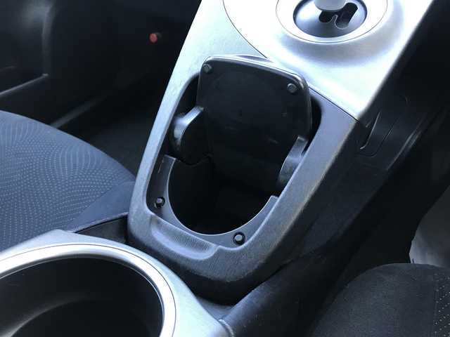 トヨタ プリウス S ツーリングセレクション 千葉県 2012(平24)年 13.3万km ブラックマイカ (株)IDOMが運営する【じしゃロン柏店】の自社ローン対象車両になります。こちらは現金ご利用時の価格です。/自社ローンご希望の方は別途その旨お申付け下さい。//禁煙車/社外フルセグナビ/（CD/DVD/AM/FMラジオ）/(Bluetooth)/スマートキー/プッシュスタート/バックカメラ/ＥＴＣ/ヘッドライトウォッシャー/ステアリングリモコン/電動格納ドアミラー/パワーウインドウ/オートライト/防眩ミラー