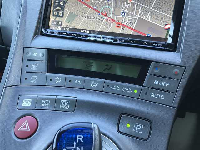 トヨタ プリウス S ツーリングセレクション 千葉県 2012(平24)年 13.3万km ブラックマイカ (株)IDOMが運営する【じしゃロン柏店】の自社ローン対象車両になります。こちらは現金ご利用時の価格です。/自社ローンご希望の方は別途その旨お申付け下さい。//禁煙車/社外フルセグナビ/（CD/DVD/AM/FMラジオ）/(Bluetooth)/スマートキー/プッシュスタート/バックカメラ/ＥＴＣ/ヘッドライトウォッシャー/ステアリングリモコン/電動格納ドアミラー/パワーウインドウ/オートライト/防眩ミラー