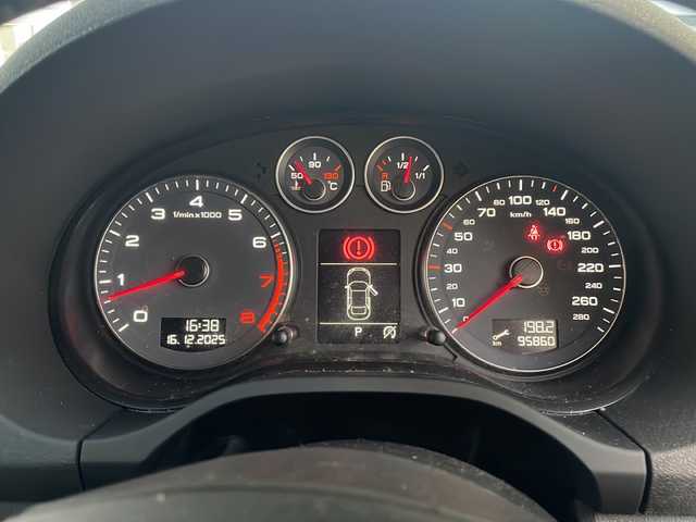 アウディ Ａ３ スポーツバック 1．4 TFSI 大阪府 2012(平24)年 9.6万km ファントムブラックパールエフェクト 純正ナビ/フルセグテレビ/純正アルミホイール/純正フロアマット/DVD再生有り/バックカメラ/ETC/Sライン