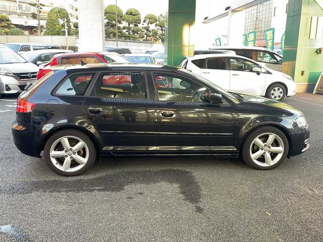 アウディ Ａ３ スポーツバック 1．4 TFSI 大阪府 2012(平24)年 9.6万km ファントムブラックパールエフェクト 純正ナビ/フルセグテレビ/純正アルミホイール/純正フロアマット/DVD再生有り/バックカメラ/ETC/Sライン