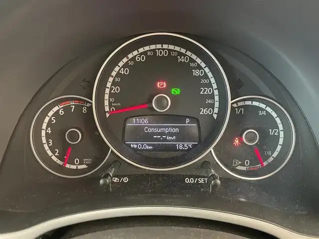 フォルクスワーゲン ザ・ビートル デザイン レザーパッケージ 岡山県 2015(平27)年 3.8万km ピュアホワイト レザーＰＫＧ　/シートＨ　/純正ナビ　/フルセグ　/Ｂｌｕｅｔｏｏｔｈ　/クルーズコントロール　/Ｂカメラ　/パーキングアシスト　/Ａライト　/レインセンサー　/パドルシフト/ETC