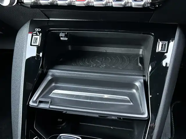 プジョー プジョー ２０８ GT 茨城県 2021(令3)年 1.9万km 青Ｍ 衝突軽減B /ACC /レ-ンアシスト /BSM /Bカメラ /パ-キングセンサ- /純正ディスプレイオ-ディオ /CarPlay /BT/USB /ハ-フレザ-シ-ト /シ-トヒ-タ- /LEDヘッドライト /インテリジェントハイビ-ム /ETC /純正17インチAW /禁煙車