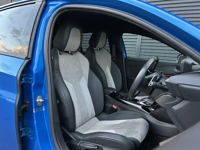 プジョー プジョー ２０８ GT 茨城県 2021(令3)年 1.9万km 青Ｍ 衝突軽減B /ACC /レ-ンアシスト /BSM /Bカメラ /パ-キングセンサ- /純正ディスプレイオ-ディオ /CarPlay /BT/USB /ハ-フレザ-シ-ト /シ-トヒ-タ- /LEDヘッドライト /インテリジェントハイビ-ム /ETC /純正17インチAW /禁煙車