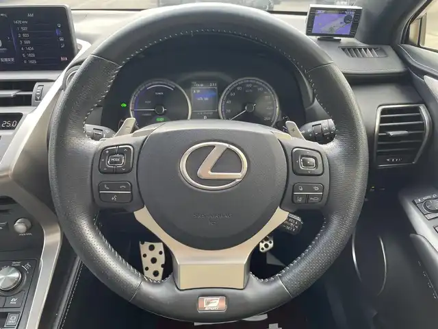 レクサス ＮＸ 300h Fスポーツ 道北・旭川 2019(平31)年 3.5万km ホワイトノーヴァガラスフレーク AIS検査済み/純正ナビ/Bluetooth接続/フルセグTV/サイドカメラ/バックカメラ/スカイルーフ/レクサスセーフティシステム/BSM/パワーバックドア/レーダークルーズコントロール/パドルシフト/LEDヘッドライト/前席パワーシート/メモリーシート/前席シートヒーター・シートエアコン/ステアリングヒーター/コーナーセンサー/純正フロアマット/ドライブレコーダー/ETC2.0