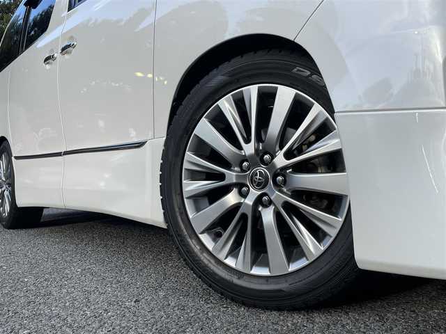 トヨタ アルファード 240S タイプゴールドⅡ 東京都 2015(平27)年 3.2万km ホワイトパールクリスタルシャイン 外部検査済み/ワンオーナー/社外SDナビ（ALPINE/9インチ）/・Bluetoothオーディオ/DVD/USBオーディオ/フルセグTV/ツインムーンルーフ（フロントチルト/リヤ電動スライド）/モデリスタエアロ/・フロントスポイラー/リヤスカート/パワーバックドア（挟み込み防止機能付）/クルーズコントロール/バックカメラ/両側パワースライドドア/プロジェクター式ヘッドランプ/・インテリジェントAFS/2列目キャプテンシート/ビルトインETC/取扱説明書/保証書/スペアキー1本
