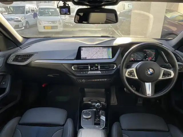 ＢＭＷ ２１８ｉ グランクーペ Mスポーツ 兵庫県 2020(令2)年 2.9万km サファイアブラックP 純正HDDナビ/　Bluetooth・FM・AM・USB/前後ドライブレコーダー/バックカメラ/純正ETC/前後コーナーセンサー/アイドリングストップ/パーキングアシスト/追従有クルーズコントロール/レーンキープアシスト/横滑り防止装置/衝突被害軽減システム/盗難防止装置/オートライト/オートマチックハイビーム/リアトラフィックモニター/D席パワーシート/D席シートメモリー/MTモード付AT/カーテンエアバッグ/純正フロアマット/充電USBポート/プッシュスタート/純正LEDヘッドライト/取扱説明書/保証書