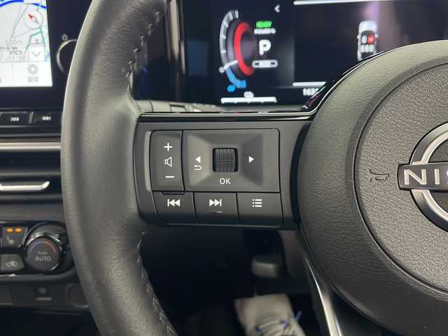 日産 オーラ G FOUR レザーエディション 秋田県 2024(令6)年 1.7万km グレー プロパイロット /エマージェンシーブレーキ　/NissanConnectナビゲーション/　【TV/BT/HDMI】　/アラウンドヴィューモニター　/オートブレーキホールド　/スマートルームミラー　/前席シートヒーター　/ステアリングヒーター/コーナーセンサー /ウィンカーミラー /フォグライト /サイドバイザー /ETC2.0/ハンドル支援/ハンドルヒーター/オートライト/ステアリングリモコン/オートマチックハイビーム/革巻きステアリング/プッシュスタート /自動パーキングブレーキ/USBポート/オートエアコン /フルセグTV/ドライブモードセレクター【SPORT ECO NORMAL】/純正フロアマット/電格ミラー/スマートキー/スペアキー有り
