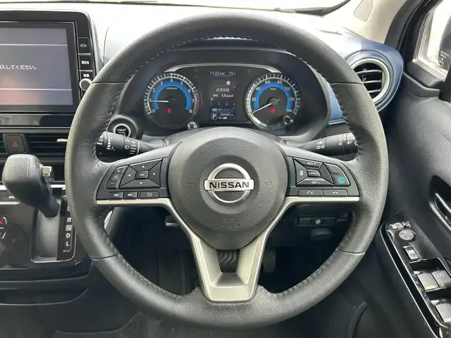 日産 デイズ HWS G ターボ プロパイロットED 滋賀県 2022(令4)年 3.7万km ブラック ガソリン（ハイブリッド）/2WD(FF)/CVT/９インチ純正ナビ【MM321D-L】/(FM/AM/CD/DVD/フルセグ)/アラウンドビューモニター/バックカメラ/前ドライブレコーダー/ETC/プロパイロット/・レーンキープアシスト	/・プリクラッシュブレーキアシスト	/・踏み間違い防止アシスト	/・ブレーキアシスト	/・フロント＆バックソナー/・標識検知機能	/電動格納ミラー/電動パーキング/ブレーキホールド/アイドリングストップ/ディスプレイ付自動防眩式ルームミラー/革巻きステアリング/ステアリングスイッチ/オートライト/LEDヘッドライト/フロントフォグ/ヘッドライトレベリング/フルオートエアコン/プッシュスタート/スマートキー/純正フロアマット/ドアバイザー/USB端子