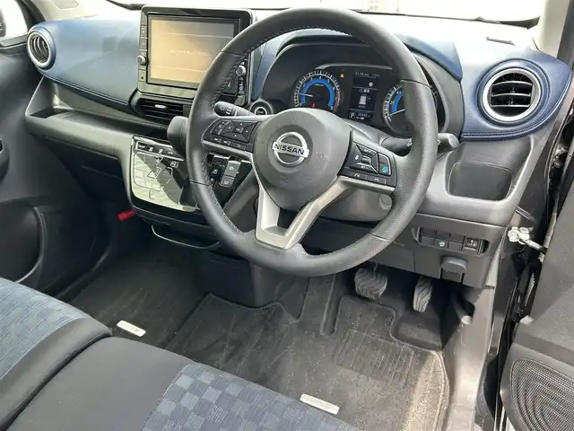 日産 デイズ HWS G ターボ プロパイロットED 滋賀県 2022(令4)年 3.7万km ブラック ガソリン（ハイブリッド）/2WD(FF)/CVT/９インチ純正ナビ【MM321D-L】/(FM/AM/CD/DVD/フルセグ)/アラウンドビューモニター/バックカメラ/前ドライブレコーダー/ETC/プロパイロット/・レーンキープアシスト	/・プリクラッシュブレーキアシスト	/・踏み間違い防止アシスト	/・ブレーキアシスト	/・フロント＆バックソナー/・標識検知機能	/電動格納ミラー/電動パーキング/ブレーキホールド/アイドリングストップ/ディスプレイ付自動防眩式ルームミラー/革巻きステアリング/ステアリングスイッチ/オートライト/LEDヘッドライト/フロントフォグ/ヘッドライトレベリング/フルオートエアコン/プッシュスタート/スマートキー/純正フロアマット/ドアバイザー/USB端子