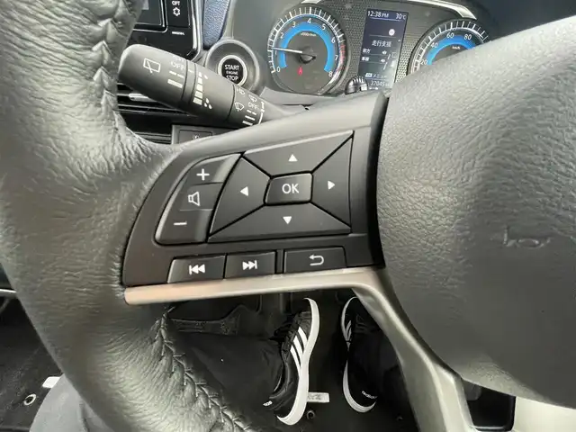 日産 デイズ HWS G ターボ プロパイロットED 千葉県 2022(令4)年 3.7万km ブラック ガソリン（ハイブリッド）/2WD(FF)/CVT/９インチ純正ナビ【MM321D-L】/(FM/AM/CD/DVD/フルセグ)/アラウンドビューモニター/バックカメラ/前ドライブレコーダー/ETC/プロパイロット/・レーンキープアシスト	/・プリクラッシュブレーキアシスト	/・踏み間違い防止アシスト	/・ブレーキアシスト	/・フロント＆バックソナー/・標識検知機能	/電動格納ミラー/電動パーキング/ブレーキホールド/アイドリングストップ/ディスプレイ付自動防眩式ルームミラー/革巻きステアリング/ステアリングスイッチ/オートライト/LEDヘッドライト/フロントフォグ/ヘッドライトレベリング/フルオートエアコン/プッシュスタート/スマートキー/純正フロアマット/ドアバイザー/USB端子