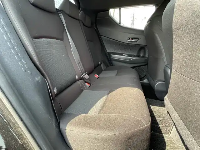 トヨタ Ｃ－ＨＲ S－T LEDパッケージ 長野県 2019(令1)年 5.5万km ブラックマイカ 社外ナビ（FM/AM、CD、DVD、BT）/ワンセグテレビ/クルーズコントロール追従有/ビルトインETC/レーンキープアシスト/衝突軽減システム/横滑り防止装置/社外フロアマット/革ステアリング/ダブルサイドエアバック/カーテンエアバック/LEDオートライト/オートマチックハイビーム/ワンオーナー/スペアキー（１本）/純正サマータイヤ積み込み/保証、取扱説明書/スマートキー