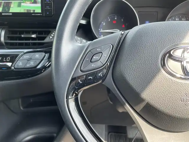 トヨタ Ｃ－ＨＲ S－T LEDパッケージ 長野県 2019(令1)年 5.5万km ブラックマイカ 社外ナビ（FM/AM、CD、DVD、BT）/ワンセグテレビ/クルーズコントロール追従有/ビルトインETC/レーンキープアシスト/衝突軽減システム/横滑り防止装置/社外フロアマット/革ステアリング/ダブルサイドエアバック/カーテンエアバック/LEDオートライト/オートマチックハイビーム/ワンオーナー/スペアキー（１本）/純正サマータイヤ積み込み/保証、取扱説明書/スマートキー
