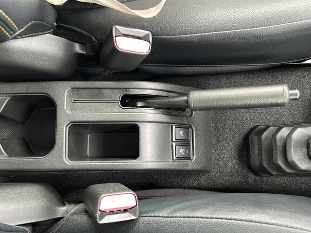 スズキ ジムニー XL 福岡県 2019(令1)年 1.6万km ブルーイッシュブラックパール3 背面タイヤ/社外7インチSDナビ/【AM/FM/CD/DVD/Bluetooth/フルセグTV】/前方ドライブレコーダー【/トランスファーレバー/ヒルディセントコントロール/デュアルセンサーブレーキサポート/車線逸脱警報/先行車発進お知らせ機能/標識認識機能/盗難防止装置/横滑り防止装置/レザー調シートカバー/光軸調整ダイヤル/D/N席シートヒーター/純正16インチAW/純正フロアマット/AAC/電動格納ミラー/保証書/取扱説明書/ナビ取扱説明書/スペアキー×1
