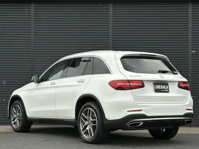 メルセデス・ベンツ ＧＬＣ２５０ 4マチックスポーツ 本革 茨城県 2017(平29)年 2.1万km ポーラホワイト ＲＳＰ　/ＡＣＣ　/ＬＫＡ　/ＢＳＡ　/３６０度カメラ　/ＨＵＤ　/半革　/シートヒーター　/Ｍ付ＰＷシート　/ＰＷテールゲート　/ナビ　/１２セグ　/ＢＴ　/ＵＳＢ　/ＤＶＤ　/ＬＥＤヘッドＬ　/ＥＴＣ２．０　/ルーフレール　/禁煙車